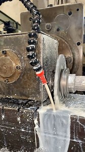 Milling Machine Operation #viral #machine #tool #mechanical | Gear And Gearbox 3700