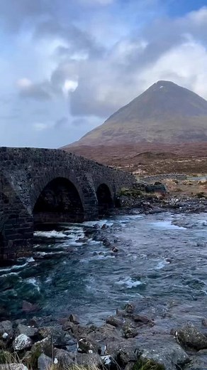 Discover the Beauty of Sligachan Old Bridge and the Black Cuillins