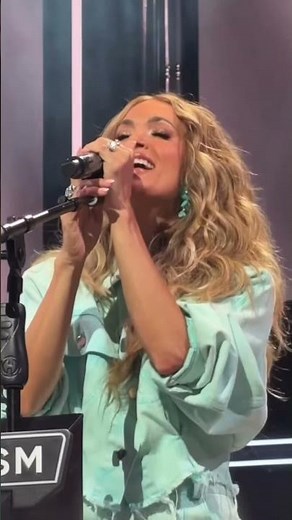 Carrie Underwood - Do You Think About Me Live