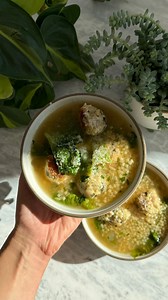 Mom’s pastina soup with basil chicken meatballs and escarole✨ For the Meatballs:▪️1 lb. Ground Chicken (96/4 or similar, not ground breast)▪️1 Large Clove Garlic, finely chopped▪️1/4 Cup Fresh Basil Leaves, chopped▪️1/4 Cup Grated Parmesan Cheese▪️1 Egg▪️1/4 Cup Panko Breadcrumbs▪️3/4 tsp Kosher Salt▪️1/2 tsp Freshly Ground Pepper▪️2 Tbsp Olive Oil (for cooking the meatballs)▪️ For the Soup:▪️1 Tbsp Olive Oil▪️1/2 a Medium Yellow Onion, diced small▪️2 Cloves Garlic, finely chopped▪️8 Cups Chicke