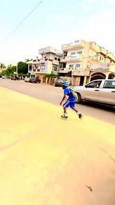 𝐂’𝐞𝐬𝐭 𝐚𝐮 𝐁é𝐧𝐢𝐧 🇧🇯 𝐪𝐮𝐞 𝐧𝐚𝐢𝐬𝐬𝐞𝐧𝐭 𝐥𝐞𝐬 𝐭𝐚𝐥𝐞𝐧𝐭𝐬 𝐞𝐱𝐭𝐫𝐚𝐨𝐫𝐝𝐢𝐧𝐚𝐢𝐫𝐞𝐬 ! Dans les rues de Cotonou, 𝐜𝐞 𝐣𝐞𝐮𝐧𝐞 𝐩𝐚𝐭𝐢𝐧𝐞𝐮𝐫 𝐢𝐦𝐩𝐫𝐞𝐬𝐬𝐢𝐨𝐧𝐧𝐞 𝐩𝐚𝐫 𝐬𝐨𝐧 𝐚𝐮𝐝𝐚𝐜𝐞, 𝐬𝐚 𝐦𝐚î𝐭𝐫𝐢𝐬𝐞 𝐞𝐭 𝐬𝐨𝐧 é𝐥é𝐠𝐚𝐧𝐜𝐞. Selon vous, quel âge peut-il avoir ? Le Bénin regorge de génies cachés. | Je suis Beninois