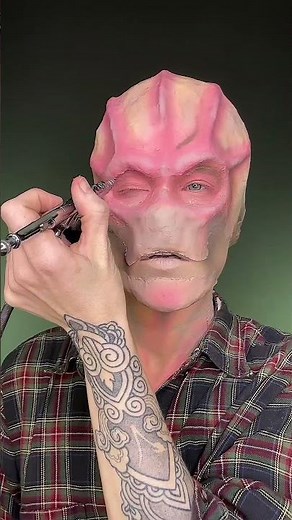 The Best Resident Alien Cosplay Tutorial