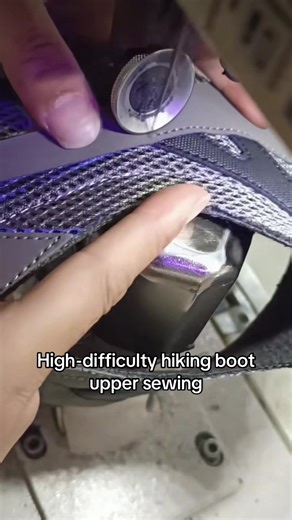 High-difficulty hiking boot upper sewing #shoesfactory #outdoorshoes #shoemakingprocess #shoemaking #fyp