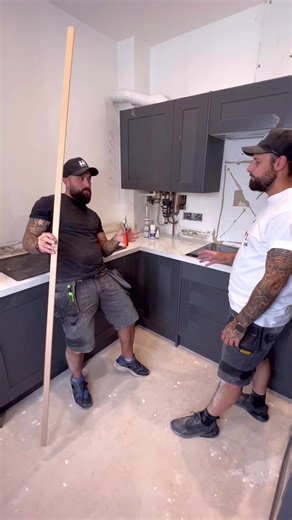 1.6M views · 19K reactions | How To Template and Install composite splash back #homeimprovement #How #howto #doityourself #likeapro #builder #kitchen #reels. | The Home Improvements Channel Uk | Facebook