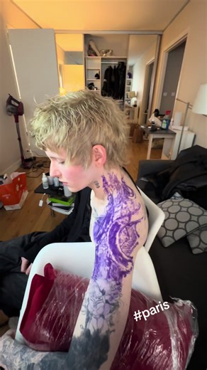 avemariaavemariaavemaria (@avemariaavemariaavemaria)’s video of paris