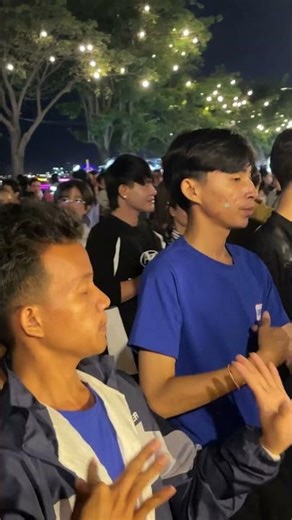 From Street to Spotlight in Seconds