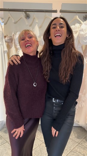 Frisch verlobt? ✨ Dann lohnt sich jetzt ein Blick auf die Brautkleid-Trends 2026, an denen du kaum vorbeikommen wirst. Von modernen Schnitten über besondere Stoffe bis hin zu neuen Silhouetten; diese Styles prägen die kommende Hochzeitssaison. Deshalb zeigen wir dir ausgewählte Highlights aus unserer Brautkleid-Kollektion 2026. Für Bräute, die früh planen oder einfach erste Inspiration sammeln wollen. Welcher Trend spricht dich spontan am meisten an? ❤️ #bridetobride #brautkleid #wedding #brautk