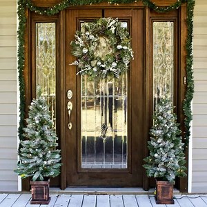 Front Door Christmas Decorating Ideas