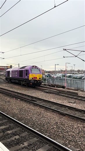 Class 67 departing for York Parcels Sidings #train #railvlogger #railway #trainspotting #class67