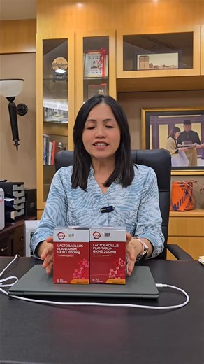 Teo Nie Ching 张念群 on Instagram: "【#念群说 | #FarmaChecker】当你不确定购买的药物或产品是不是“真品”，你可以通过KKM推出的“Farma Checker”验证~ 别再傻傻相信包装或销售员的一面之词！ 下载App后只要输入或扫描药品资料，就能立刻知道它有没有通过卫生部的合法认证，几步操作就能保护自己和家人的健康咯。 #张念群 #TeoNieChing #KKM #卫生部 #辨别真假 #鉴定 #认证"