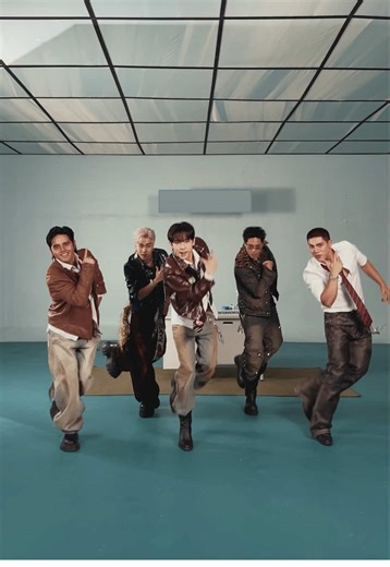 Wa epek, kaya baka naman mag pre-save na kayo ng album namin? Few hours left before we release Wakas at Simula album! Aprub na ba ang lahat at nakapag pre-save na? Pre-save Wakas at Simula Album 03.27.26 - 12MN 🔗 : https://sb19.sng.to/wakas-at-simula- #SB19 #SB19VISA #WakasAtSimula #SB19WaS