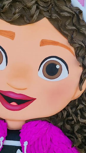 Piñata de Gabby La Casa de Muñecas en Alto Relieve 2D