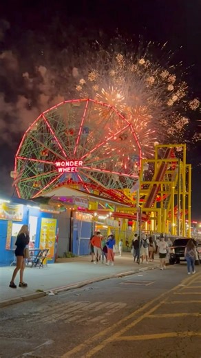 Had a great time at Coney Island Last night. It was the last Friday night Fireworks for the Season. Took the F Train from Times Square 34th St/Macys out to Coney Island. It's about an hour on the subway there, and an hour back. But it's worth it, it's always a fun time. | New York City Kopp