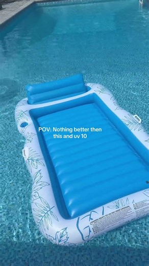 Pool days #poolday #tanningpool #tanningfloat #tanning #summervibes #summerday #uv10