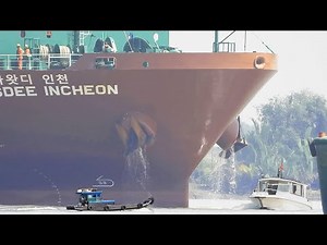 Watching The Giant Ship Take High Speed Turns Is A Stunning Sight | 4K Shipspotting
