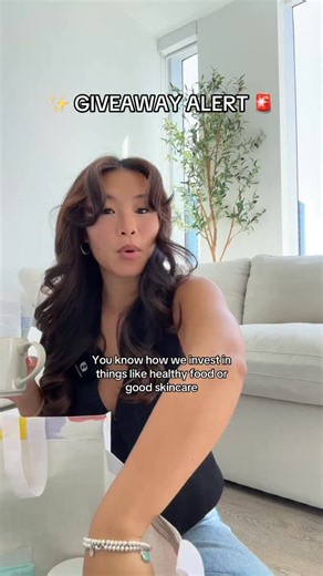 Joyee Yang |Jun Yi| on Instagram: "#ad Just like nourishing your skin or eating well, saving is about taking care of your future self! 🧘🏻‍♀️ That’s why I love the PC Money™ Account - no fees, no minimum balance, rewards that add up, AND you actually earn a competitive everyday interest rate 👀. That means more money for you, less wasted on fees. And because balance matters, @pcfinancial is giving you the chance to win a curated self-care gift basket (handpicked by me 🫶). ✨ Entering is simple: