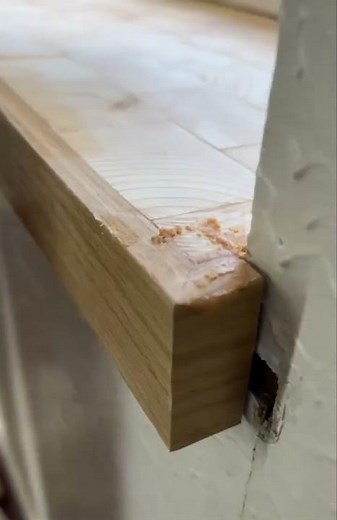 Fensterbank mit Parkett verkleiden/ Fensterbank aus mit Parkett /Parkett verlegen kleben / Fugenkitt
