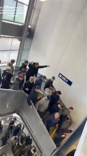 SLOT OUT? 😱 Liverpool Fans Chant XABI ALONSO at the Etihad after 4-0 Loss!