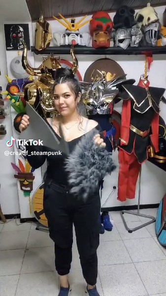 Inosuke: El Rey de la Montaña en Cosplay