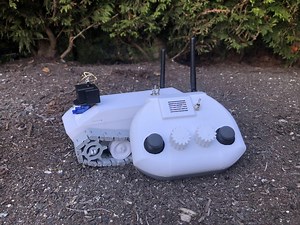 Explore the backyard and beyond with this FPV RC vehicle | Arduino Blog