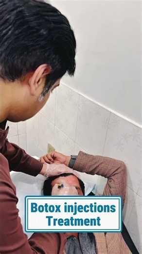 Injecting Botox for Skin Tightening and lifting #drzunairmunir #ytshorts #skincare #foryou #fypシ