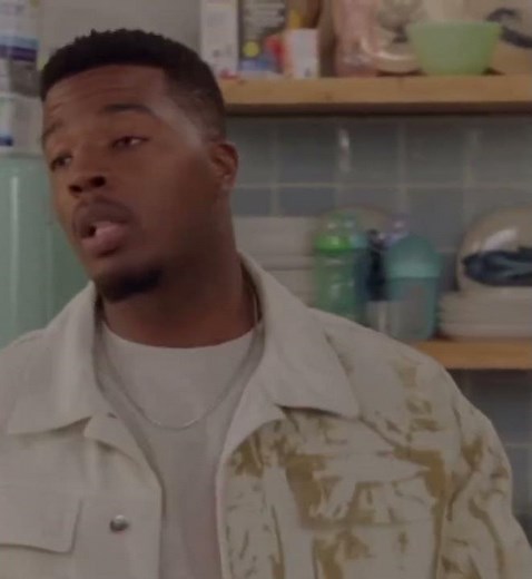 All American 6x01 - Spencer has a new BESTFRIEND😎🤣