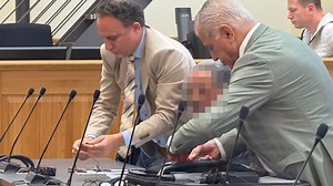 Angeklagter schweigt zu 70-fachem Mordvorwurf
