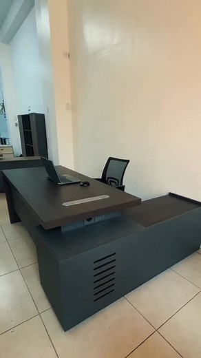 💼 Escritorio Ejecutivo Diseño moderno, elegante y perfecto para darle nivel a tu oficina. 📲 Escríbenos al 51 969 630 299 | Muebles Lozano SAC