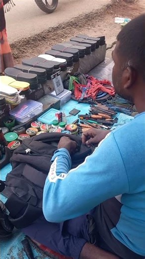 Hardworking Street Cobbler’s Amazing Stitching Skills 💪
