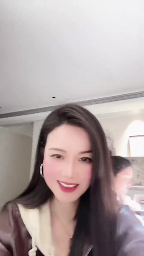 何如意4月1日晚上直播-现场喝酒