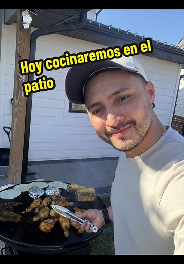 Cocina al Carbón en el Patio con Grill