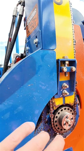 🔧 Changing the Chain on Your Eastonmade Firewood Processor At Eastonmade, we like to keep things simple. Our processors use a basic, reliable chain tensioning system that makes maintenance quick and easy — no complicated parts or special tools needed. In this video, we’ll walk you through how easy it is to change a chain on your Eastonmade Firewood Processor. The design is straightforward, the process is simple, and you’ll be back to splitting in no time. 👉 Built for real-world performance. Bu