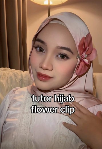 Tutorial Hijab Pakai Flower Clip yang Stylish