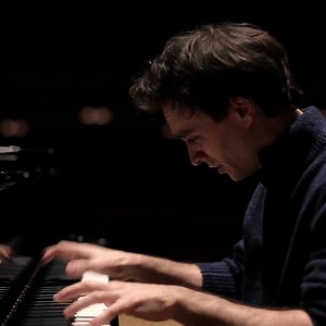 5.5K views · 135 reactions | Following critically acclaimed recordings of Brahms and Mozart, Jonathan Fournel returns with a beautiful programme which the pianist has already performed extensively in concert. Here Chopin's B minor Piano Sonata is bookended by two virtuosic sets of Szymanowski variations. Discover 'Chopin & Szymanowski', out now → https://lnk.to/ChopinSzymanowskiFA | Alpha Classics | Facebook