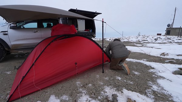 Wind-Battered Setup: Hilleberg Una in 50 kmh Gusts