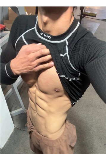 Achieve a V-Taper Physique for a Lean Look