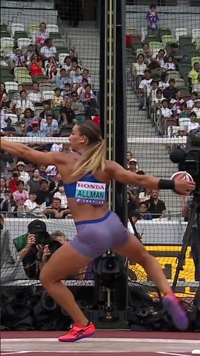 Valarie Allman makes it look so easy on the way to the discus throw final 😮‍💨 #usa #athletics