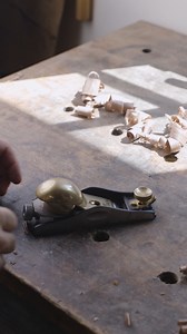 Sharpening a Lie Neilsen block plane blade using the DMT 10"x3" DuoSharp 4000/8000 grit diamond stone. | SharpeningSupplies.com