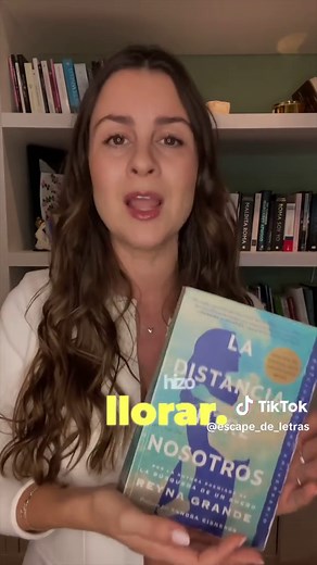 Exploring 'La Distancia Entre Nosotros' by Reyna Grande