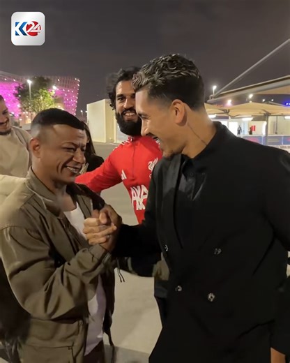 Kurdistan24 Sports on Instagram‎: "کاردانەوەی فێرمینۆ کاتێک چاوی بە هاوشێوەی یاریزانەکان دەکەوێت 😂 سەیری هاوشێوەکەی ئێمباپێ 😁"‎