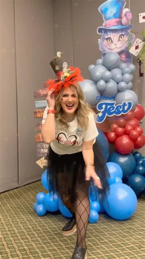 ChuladasCreativas DIY Craft on Instagram: "En el primer día del #CricutFest Estamos llenos de emoción, alegría y entusiasmo, bienvenidos queridos crafters Mañana Sábado nos vemos mis chuladas @sammilychuladas 💕 a seguir creando juntos - El@primer Cricut Fest🎉 talleres creativos de craft con Cricut"