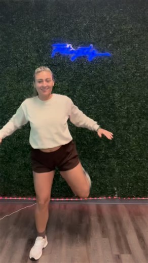 Sara (Sweat with Sara) | NO JUMPING CARDIO 💥 SIX low impact exercises that will get your entire body moving , sweating , and feeling good! 😊 Who’s giving this... | Instagram