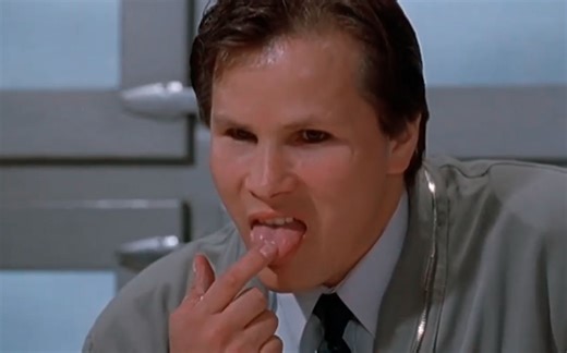 成龙：TMD每次遇到他，都得被打个半死！