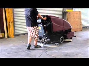 MINUTEMAN ES2832 EASY SCRUB AUTOMATIC SCRUBBER,
