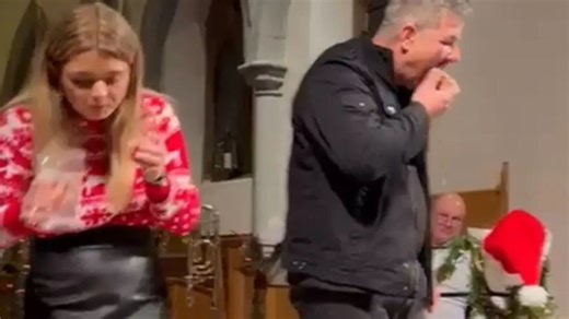 Food fan gobbles up world record after scoffing 3 mince pies in astounding time