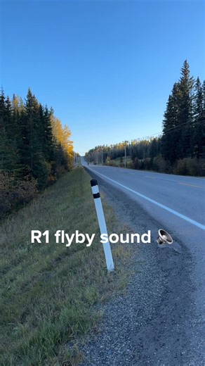 Your fav rider on Instagram: "Did you know? The Yamaha YZF-R1 gets its unique, burbly and “alive” exhaust note from a crossplane crankshaft design similar to what’s used in MotoGP bikes. Instead of firing evenly like a flat crank, the crossplane crankshaft spaces the firing intervals unevenly, which gives the R1 that distinctive toothy, popping, and organic sound that changes character depending on throttle and RPM 🏍️🔥 #r1 #yamahar1 #flyby #exhaustsound #reels"