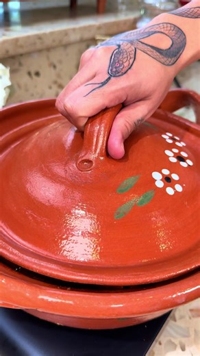 Chicharrón en Salsa Roja: Receta Rápida y Fácil