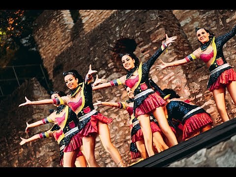 Tanzgruppe Unlimited Society mit ihrem Showtanz "Stewardess außer Rand und Band" 2018/19