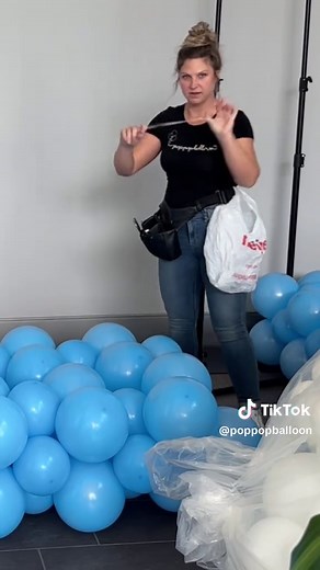 Quick and Easy Balloon Wall Creation Tutorial