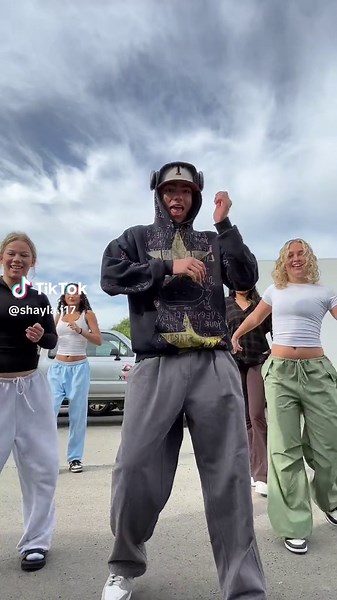 Finger Dance & Basic Dance Tutorial | Malachi Barton & Dexter Carr